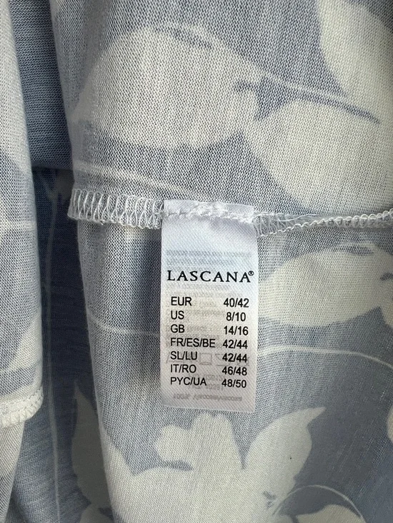 LASCANA  Printed Keyhole Neckline Top Light Blue & White Floral 8/10 - Picture 11 of 14
